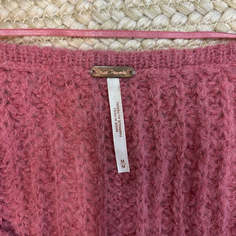 Free People Pink Moonbeam Alpaca V-Neck Soft Sweater Wmns L New without tags - Picture 4 of 12